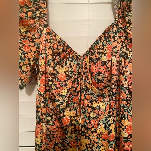 NWT TopShop Floral Maxi Satin Flutter Sleeve Dress- US 6 - Picture 5 of 9